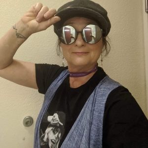 Meet your Posher, Lori